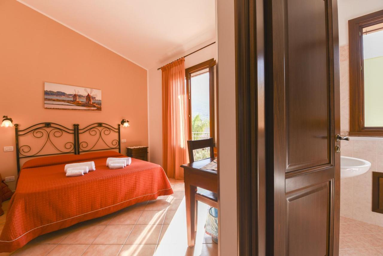 Aurora Castelluzzo Bed and Breakfast Buitenkant foto