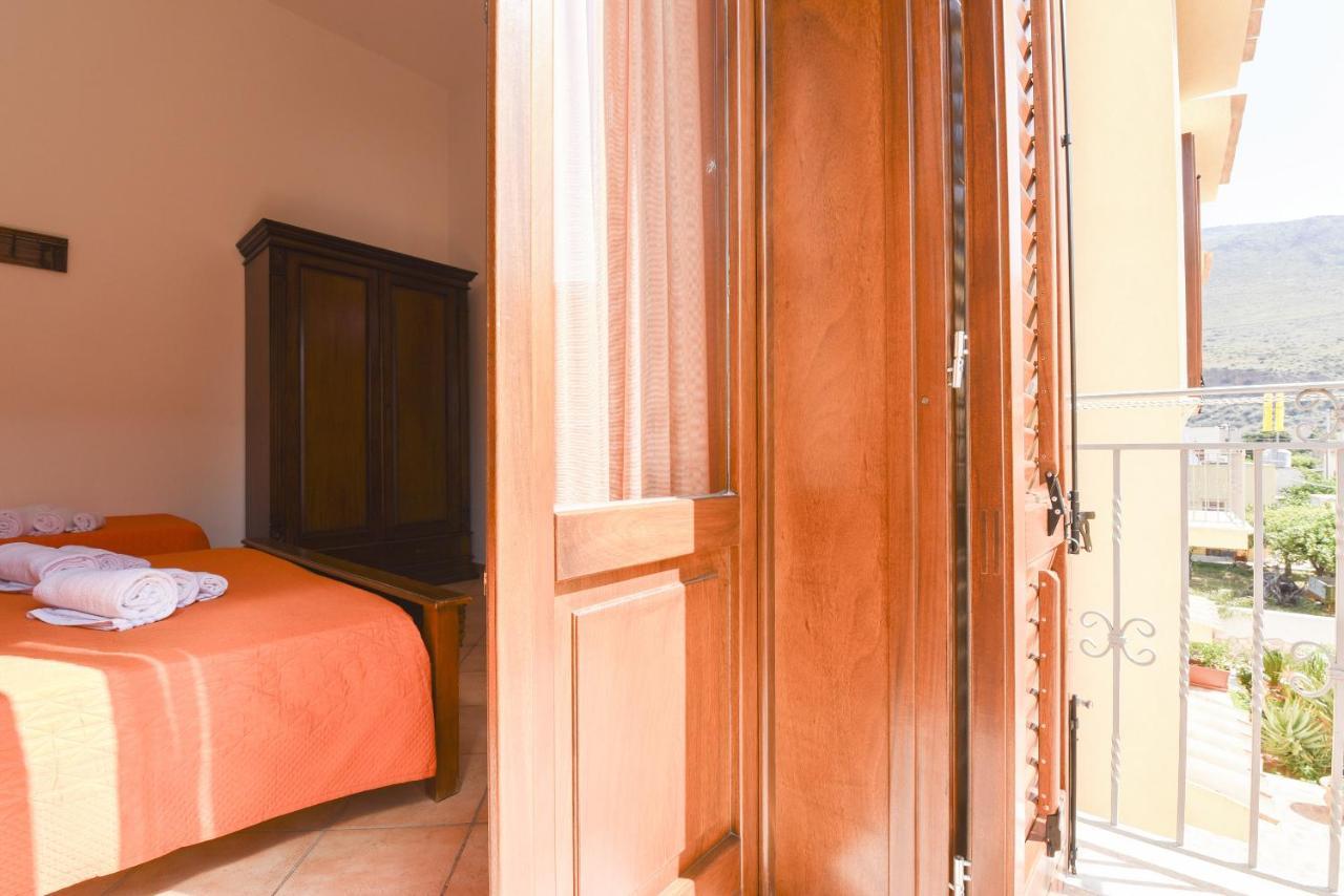 Aurora Castelluzzo Bed and Breakfast Buitenkant foto
