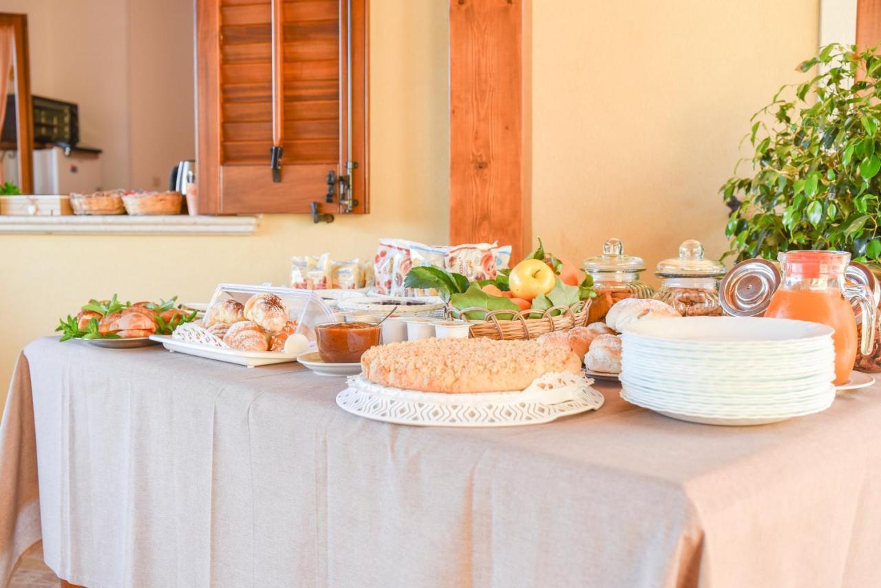 Aurora Castelluzzo Bed and Breakfast Buitenkant foto