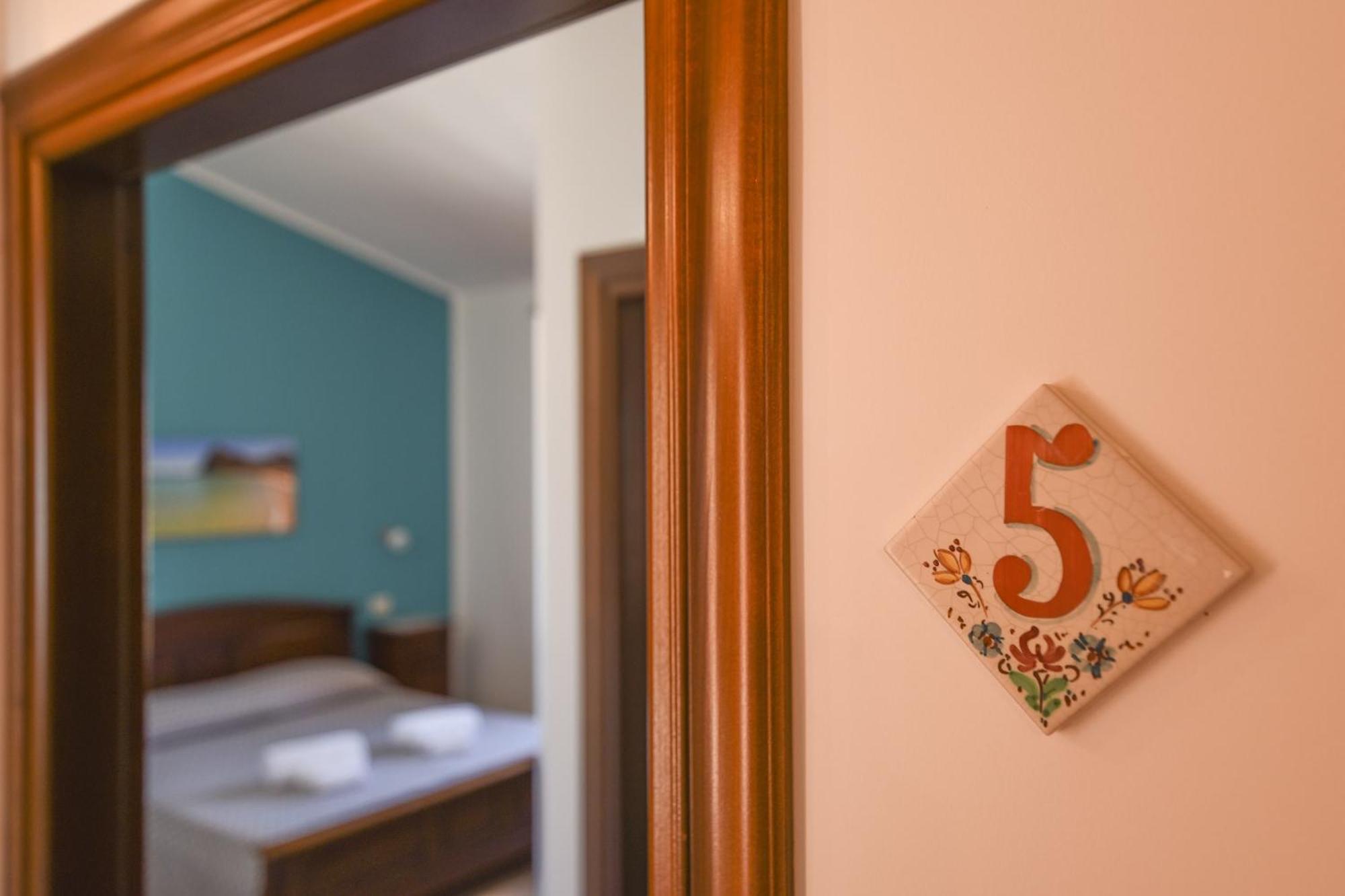 Aurora Castelluzzo Bed and Breakfast Kamer foto