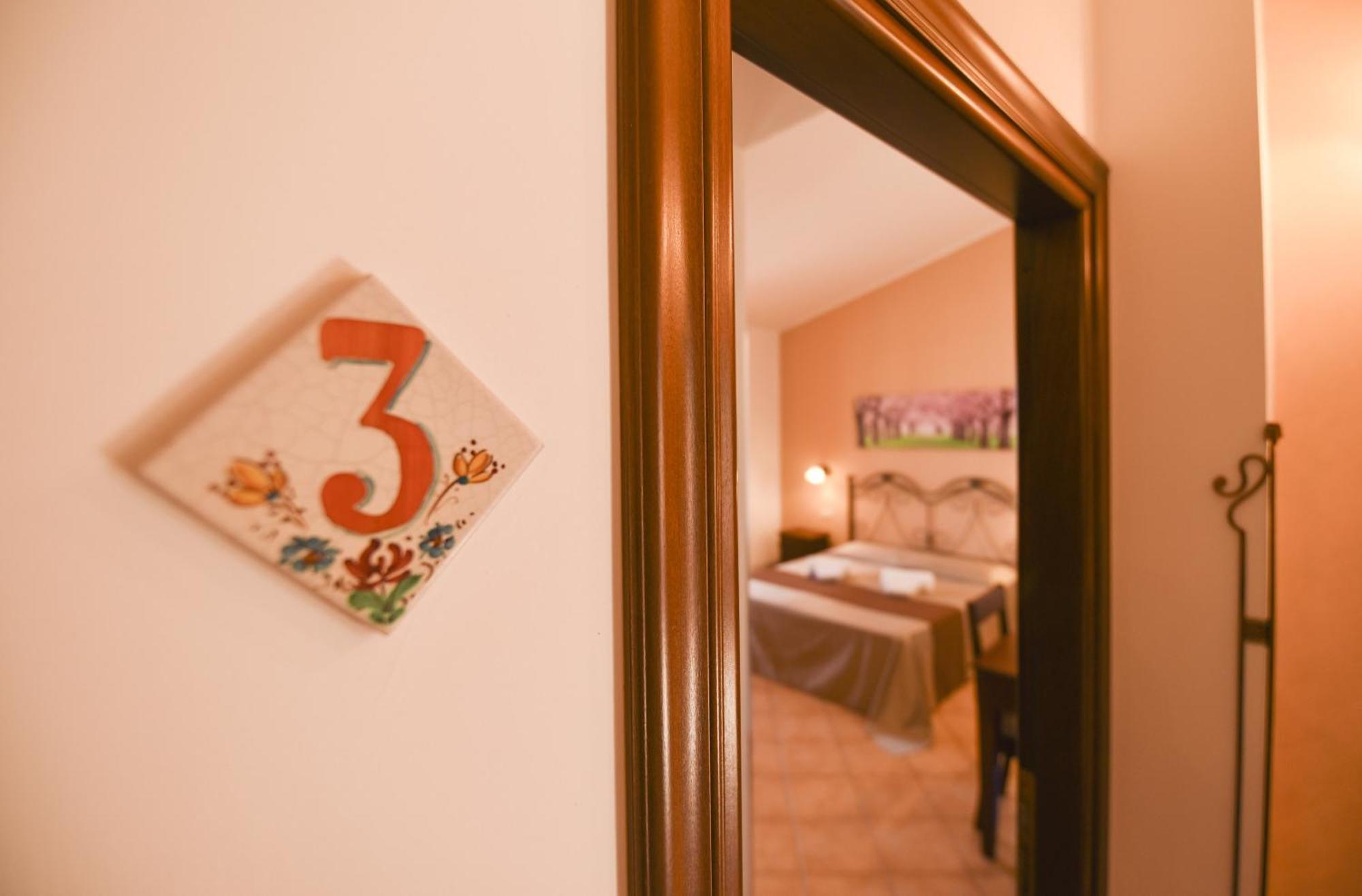 Aurora Castelluzzo Bed and Breakfast Kamer foto