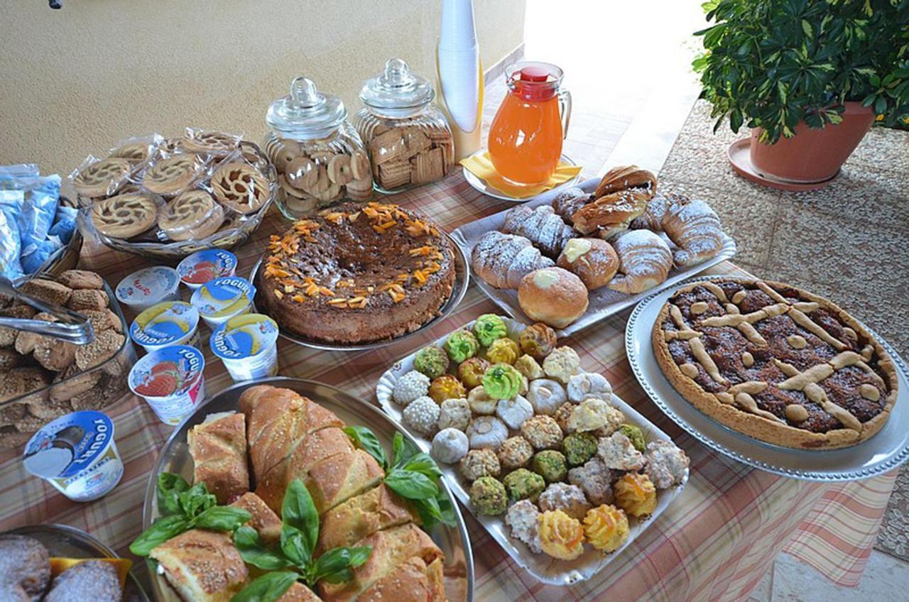 Aurora Castelluzzo Bed and Breakfast Buitenkant foto